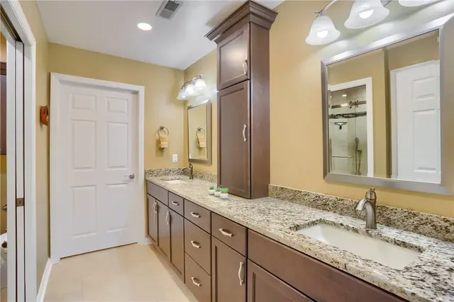 2032 Clerkenwell Ln gallery image 46