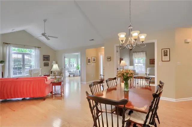 2032 Clerkenwell Ln gallery image 49