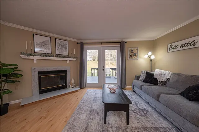 204 Clearbrook Ct gallery image 10