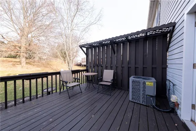 204 Clearbrook Ct gallery image 13