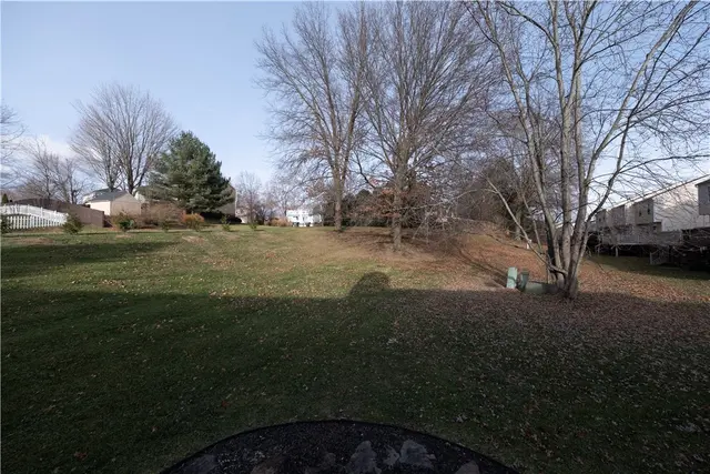 204 Clearbrook Ct gallery image 18