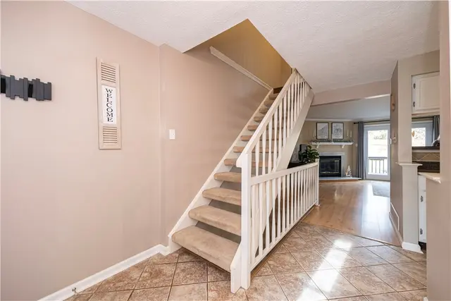 204 Clearbrook Ct gallery image 24