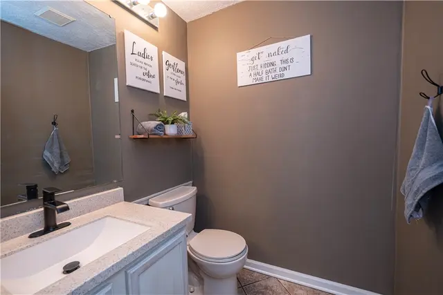 204 Clearbrook Ct gallery image 25