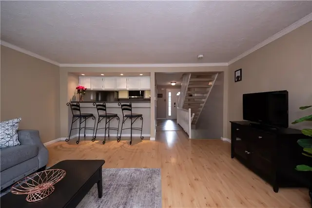 204 Clearbrook Ct gallery image 26