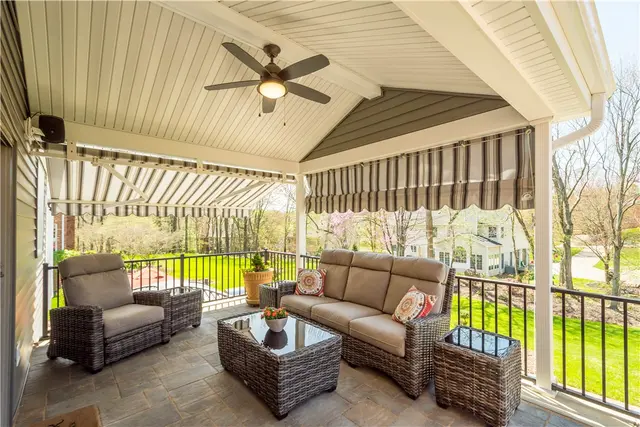 204 Elmhurst Circle gallery image 6