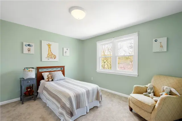 204 Elmhurst Circle gallery image 8