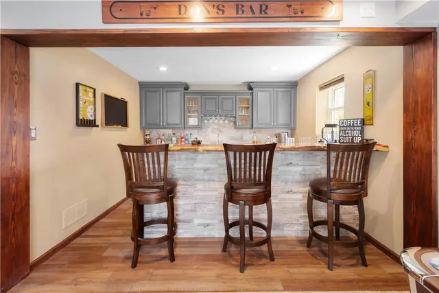 204 Elmhurst Circle gallery image 15