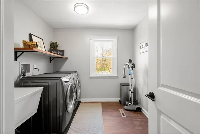 204 Elmhurst Circle gallery image 23