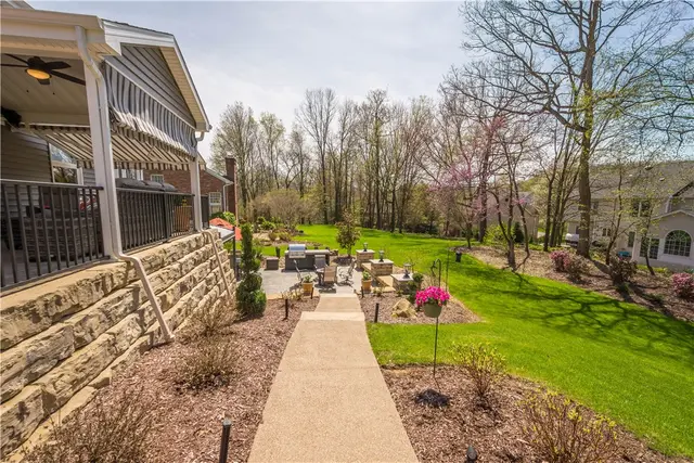 204 Elmhurst Circle gallery image 25