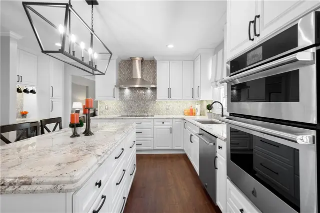 204 Elmhurst Circle gallery image 30