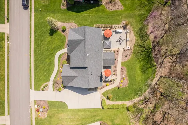 204 Elmhurst Circle gallery image 34