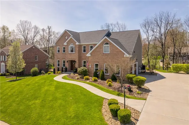 204 Elmhurst Circle gallery image 37