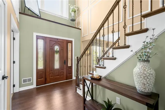 204 Elmhurst Circle gallery image 43