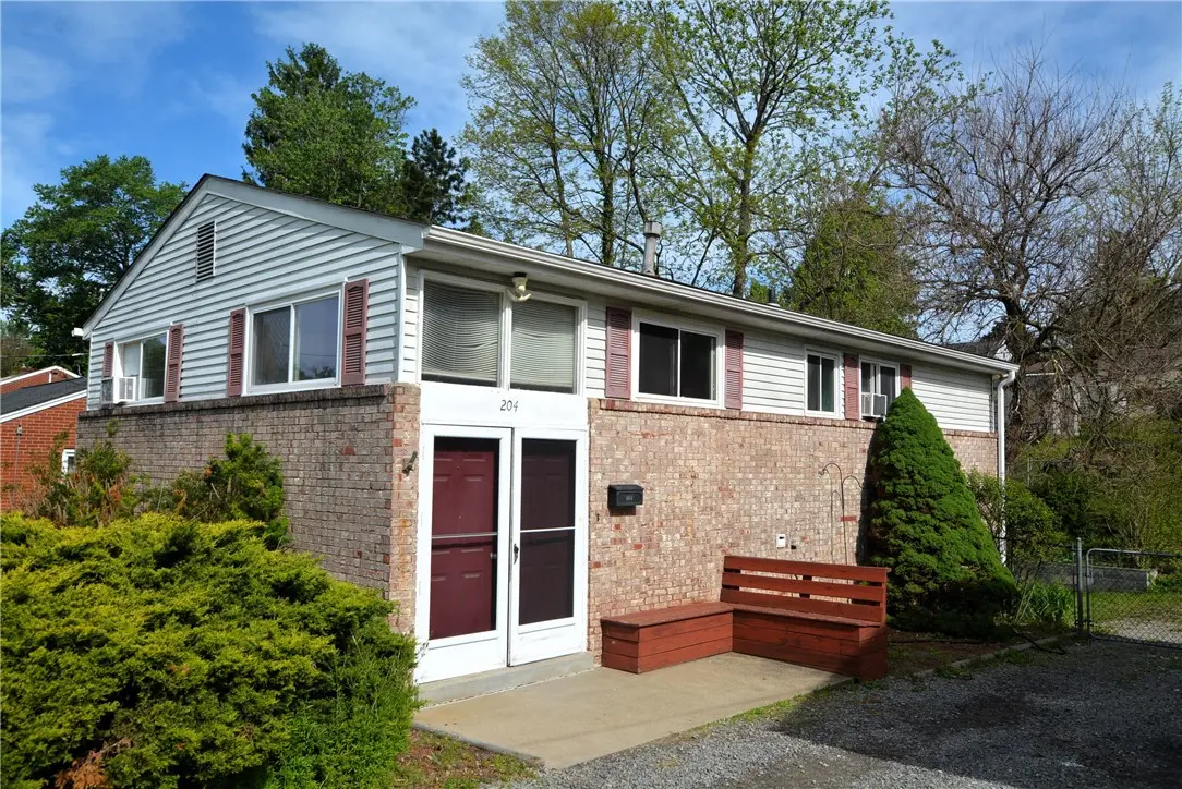 204 Lee Ave
