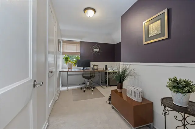 204 Park Pl gallery image 9