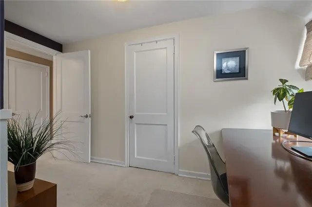 204 Park Pl gallery image 12