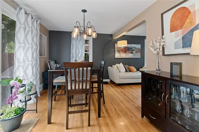 204 Park Pl gallery image 15