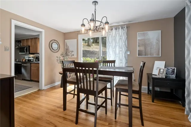 204 Park Pl gallery image 19