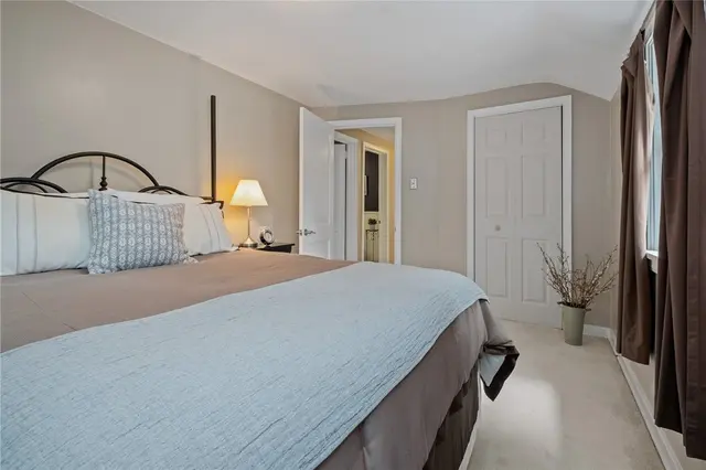 204 Park Pl gallery image 21