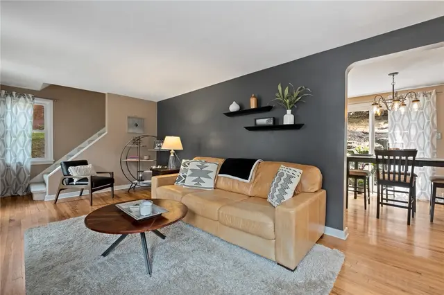 204 Park Pl gallery image 24
