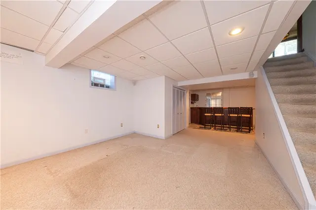 204 Woodbury Ct gallery image 10