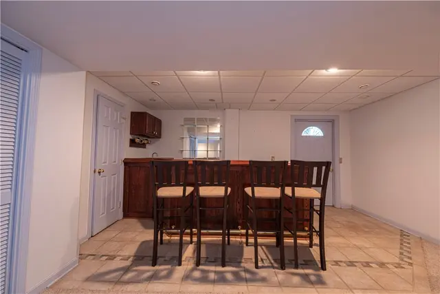 204 Woodbury Ct gallery image 18