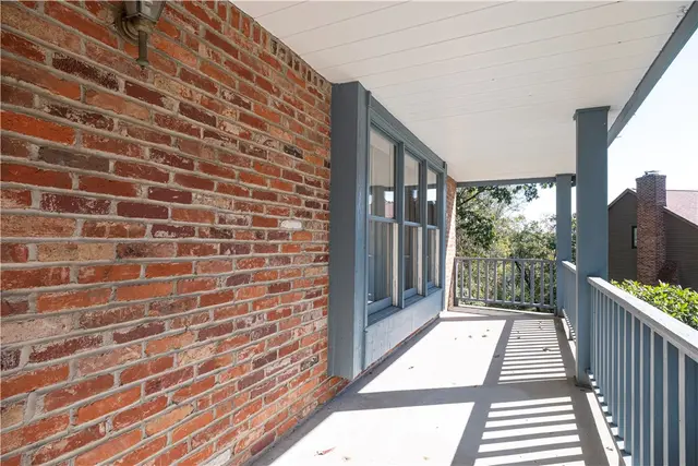 204 Woodbury Ct gallery image 20