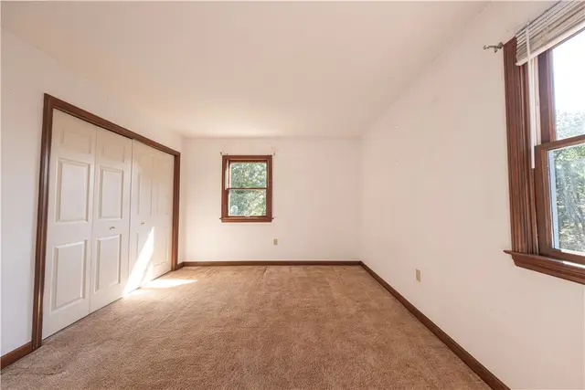 204 Woodbury Ct gallery image 28