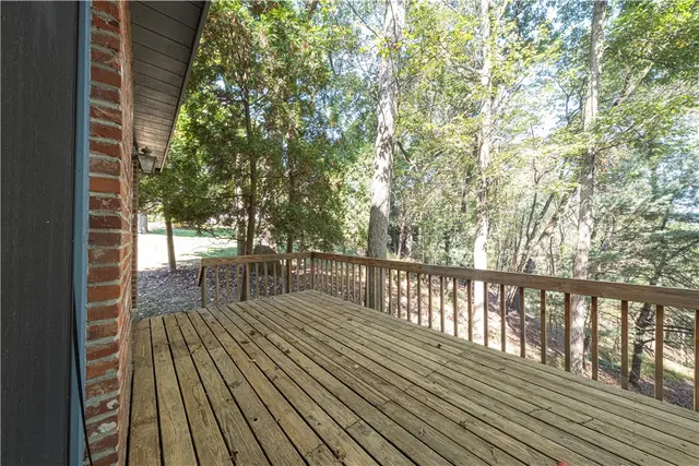 204 Woodbury Ct gallery image 41