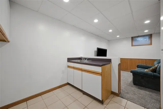 2045 Blossom Dr gallery image 8