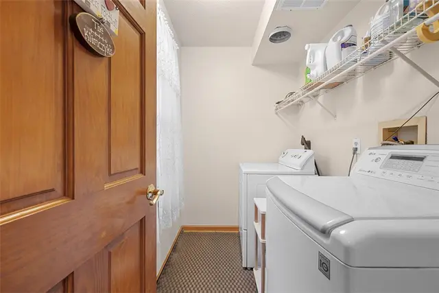 2045 Blossom Dr gallery image 12