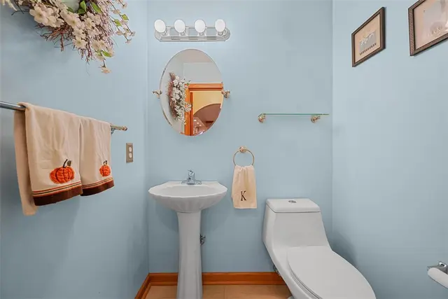 2045 Blossom Dr gallery image 14