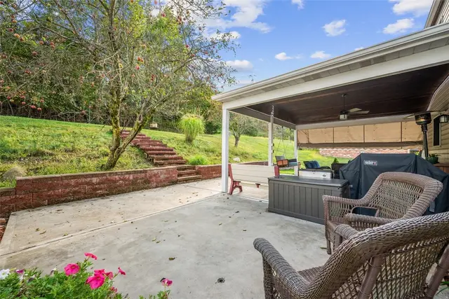 2045 Blossom Dr gallery image 22