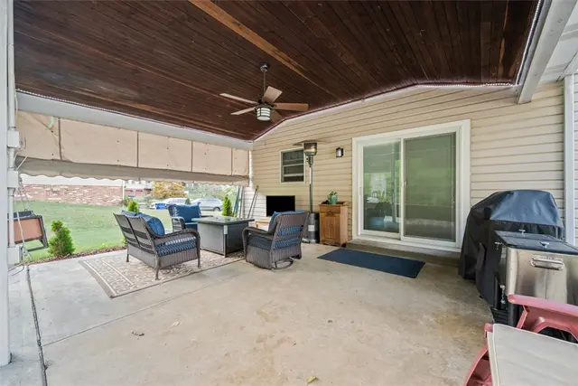 2045 Blossom Dr gallery image 27