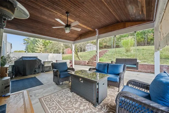 2045 Blossom Dr gallery image 31