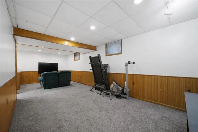 2045 Blossom Dr gallery image 39