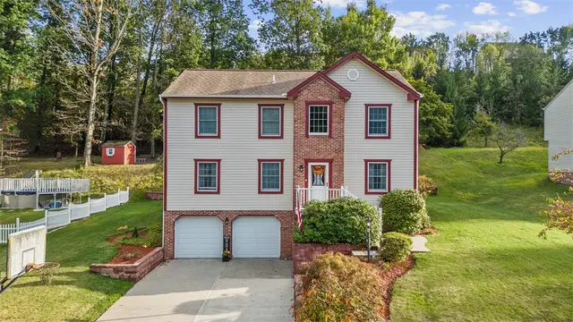 2045 Blossom Dr