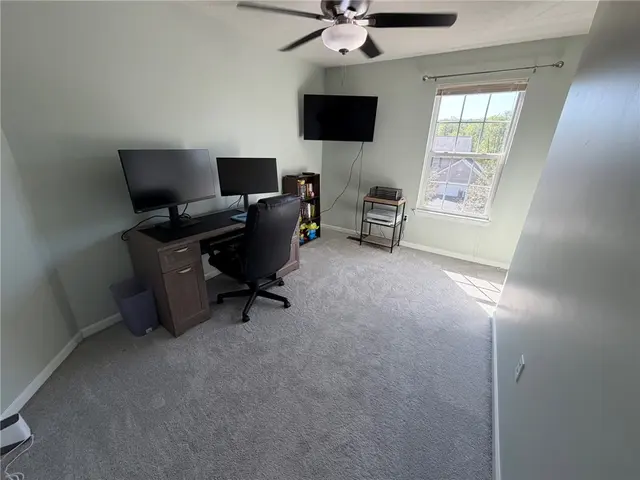 205 BROADVIEW COURT gallery image 3