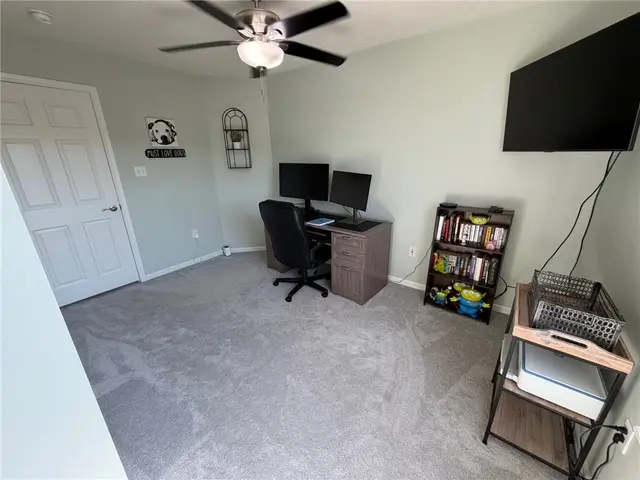 205 BROADVIEW COURT gallery image 5