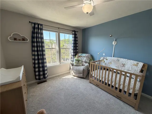 205 BROADVIEW COURT gallery image 8