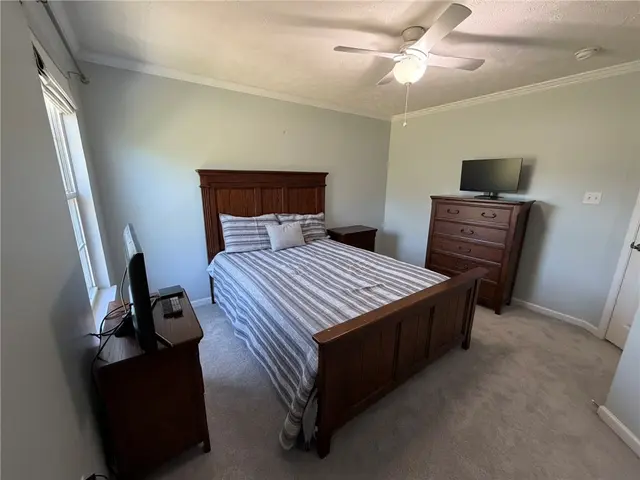 205 BROADVIEW COURT gallery image 24