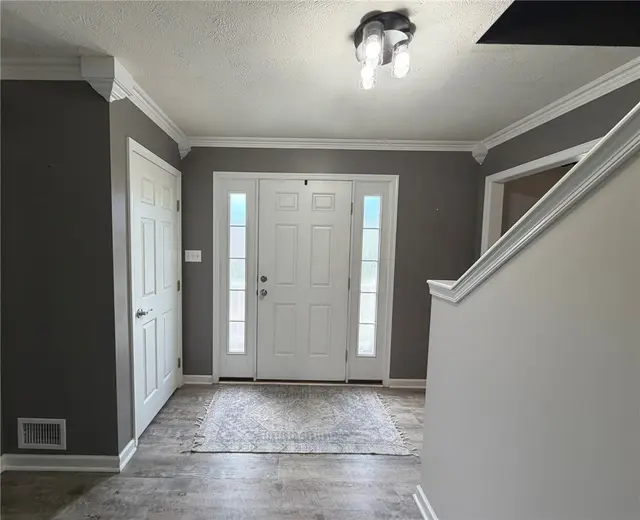205 BROADVIEW COURT gallery image 25