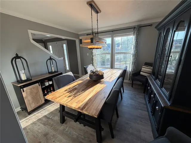 205 BROADVIEW COURT gallery image 33
