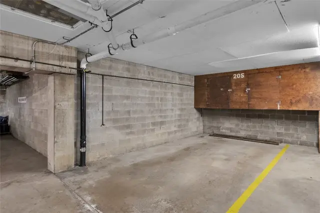 205 Camelot gallery image 5