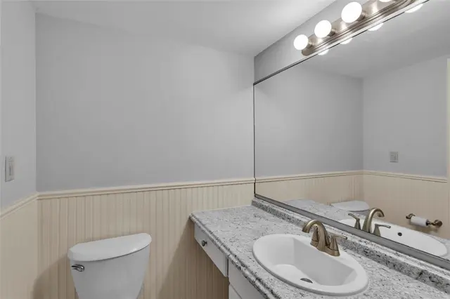 205 Camelot gallery image 12