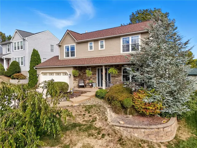 205 Hummingbird Hill gallery image 12