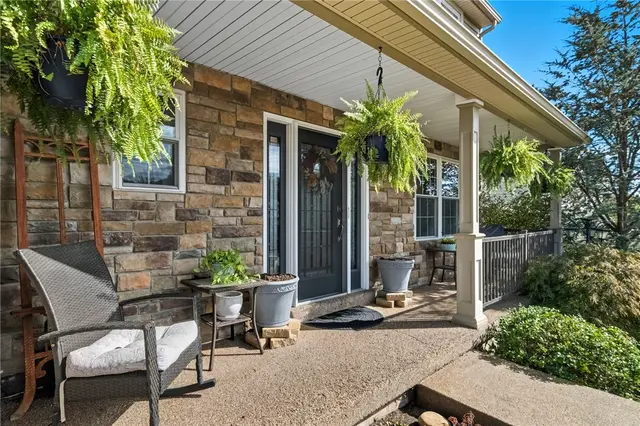 205 Hummingbird Hill gallery image 15