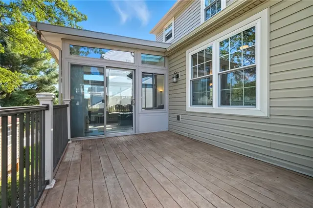 205 Hummingbird Hill gallery image 27