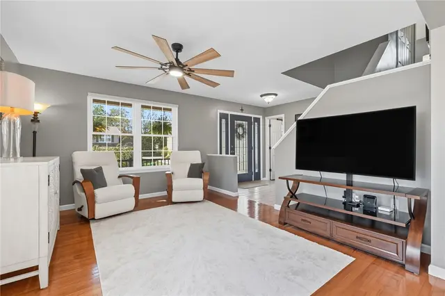 205 Hummingbird Hill gallery image 32