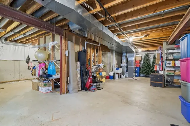 205 Hummingbird Hill gallery image 43